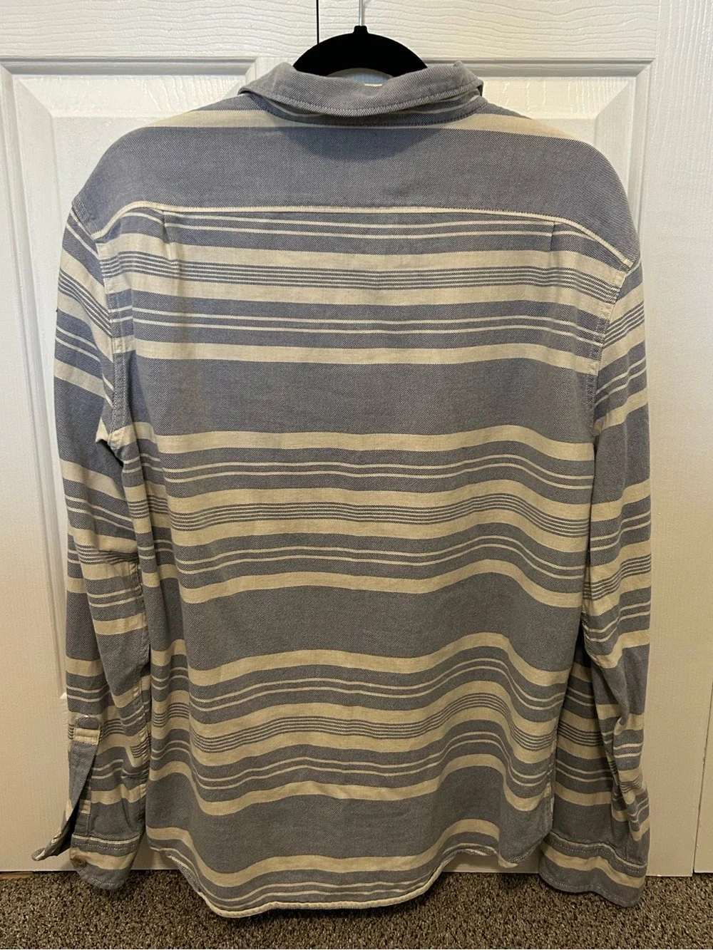 Men’s long sleeve button up